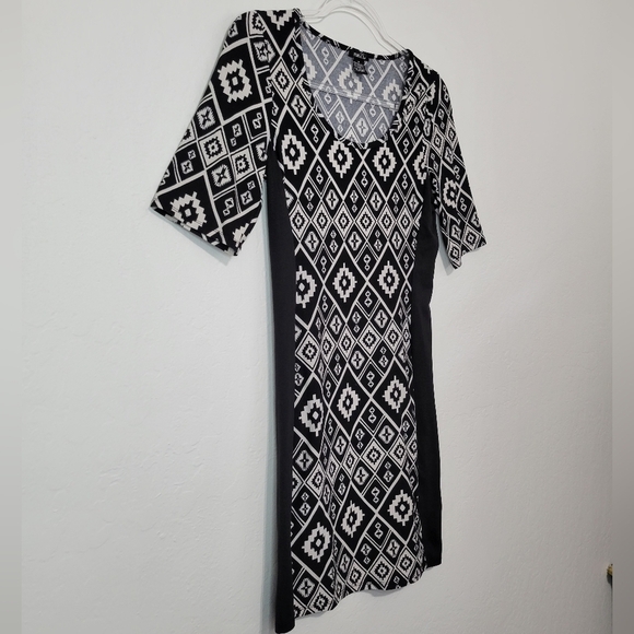 Rue 21 Black & White Aztec Stretchy Mini Dress Medium (Juniors) - Picture 3 of 5